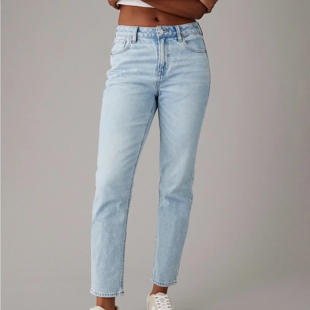 American Eagle Outfitters AE Strigid Mom Jean 10 X Short Blue Breeze - Picture 2 of 7